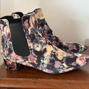 UNIONBAY Floral Velvet Chelsea Ankle Boots in Pink, Black & Cream